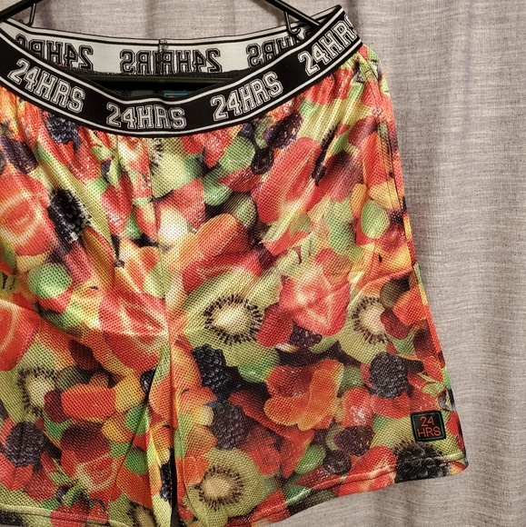 🍎 5 A Day Fruit Photo Print Mesh Gym Shorts 🍎 - Picture 2 of 10